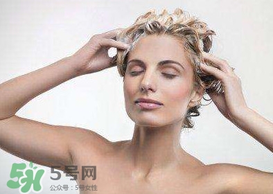 老人誤喝洗發(fā)乳 洗發(fā)乳是洗發(fā)水還是護(hù)發(fā)素？