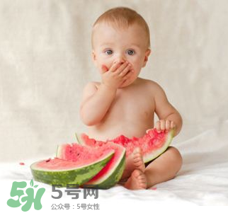夏天寶寶能不能吃冰西瓜呢？冰西瓜寶寶能吃嗎？