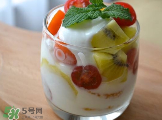 西紅柿能和酸奶一起吃嗎？酸奶可以和西紅柿一起吃嗎