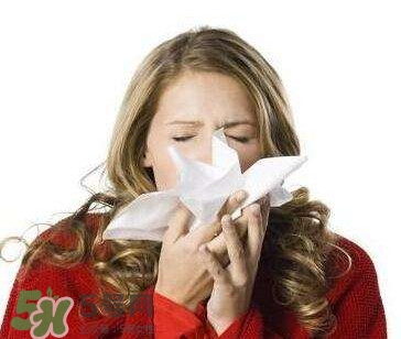 病毒性感冒發(fā)燒怎么辦？病毒性感冒癥狀有哪些