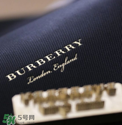 burberry dk88鎖頭包正品多少錢？巴寶莉dk88包專柜價(jià)格