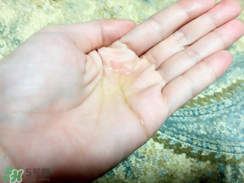 卸妝啫喱和卸妝油比哪個(gè)好 卸妝油和卸妝啫喱區(qū)別 卸妝啫喱和卸妝油比哪個(gè)好 卸妝油和卸妝啫喱區(qū)別