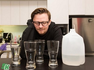 30天不喝飲料，妹子的對(duì)比照令人震驚 喝白開水的好處