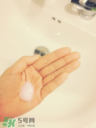 卸妝啫喱和卸妝油比哪個(gè)好 卸妝油和卸妝啫喱區(qū)別 卸妝啫喱和卸妝油比哪個(gè)好 卸妝油和卸妝啫喱區(qū)別