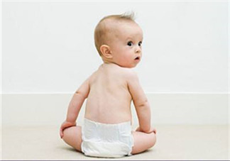 夏天寶寶睡覺穿什么好？夏天寶寶睡覺能光著睡嗎？