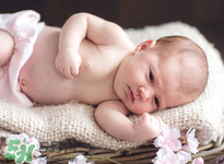 寶寶臍帶消毒是用碘伏還是用酒精？寶寶臍帶用什么消毒好？