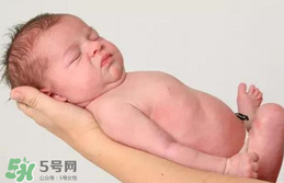 寶寶臍帶消毒是用碘伏還是用酒精？寶寶臍帶用什么消毒好？