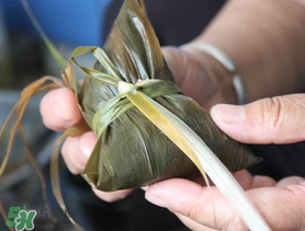 包粽子是生米還是熟米？包粽子的米是煮的還是生的？