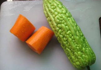 苦瓜能和胡蘿卜一起吃嗎？胡蘿卜可以和苦瓜一起吃嗎