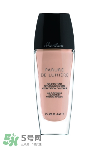 嬌蘭和迪奧粉底液哪個好？嬌蘭和迪奧粉底液對比