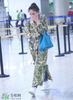 hermes菜籃子包怎么搭配？愛(ài)馬仕菜籃子包街拍上身圖