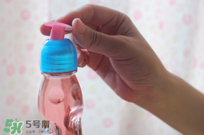 彈珠汽水怎么開？彈珠汽水怎么開不會(huì)噴？