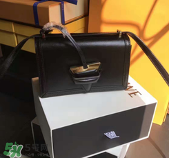 loewe三角包正品多少錢？羅意威巴塞羅那三角包專柜價格
