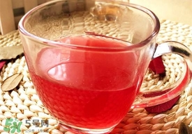 楊梅汁怎么洗干凈？衣服上的楊梅汁怎么洗？