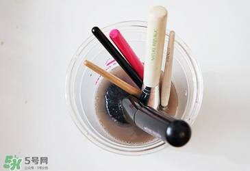 ?ukiss悠珂思和大創(chuàng)粉撲清洗劑哪個好？悠珂思和大創(chuàng)清洗劑對比