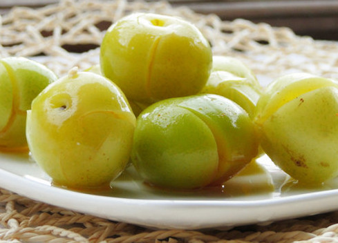 三華李可以用鹽泡嗎？三華李能用鹽水泡嗎