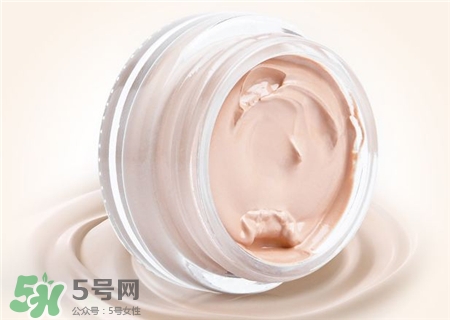 粉底液好還是粉底膏好?粉底膏和粉底液的區(qū)別 粉底液好還是粉底膏好?粉底膏和粉底液的區(qū)別