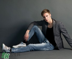 牛仔褲破了能補嗎？牛仔褲破了怎么補好看圖解