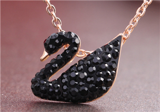 施華洛世奇黑天鵝項鏈多少錢？施華洛世奇黑天鵝項鏈專柜價格