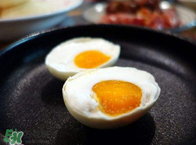 一個(gè)咸鴨蛋的熱量高嗎？一個(gè)咸鴨蛋的熱量是多少？