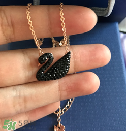 施華洛世奇黑天鵝是什么材質(zhì)？施華洛世奇黑天鵝是水晶嗎？