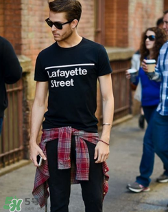 為什么黑色衣服會(huì)變紅？黑色衣服變紅了怎么辦？