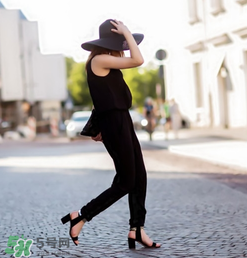 為什么黑色衣服會(huì)變紅？黑色衣服變紅了怎么辦？