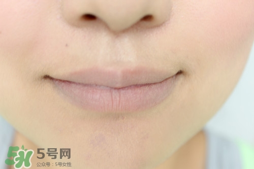 染唇液怎么用？染唇液使用方法