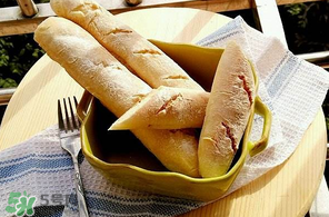 法棍面包怎么吃？法棍面包的做法