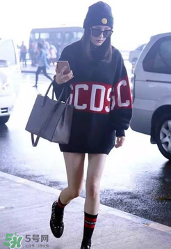 michael kors mercer包包尺寸多大？mk mercer有幾個(gè)尺寸？