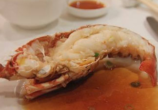 杏和龍蝦能一起吃嗎？杏可以和小龍蝦一塊吃嗎？