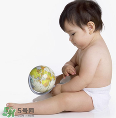 寶寶坐不穩(wěn)的原因 寶寶為什么會(huì)坐不穩(wěn)呢？