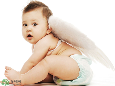 寶寶坐不穩(wěn)的原因 寶寶為什么會(huì)坐不穩(wěn)呢？