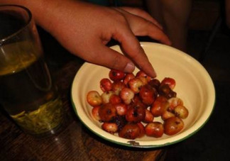 野地瓜滕熬水吃能治療什么??？野地瓜怎么吃