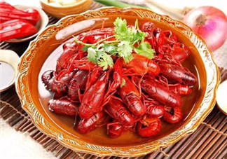 油燜大蝦怎么剪？油燜大蝦怎么處理？