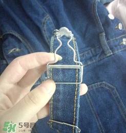 背帶褲的扣子怎么裝？背帶褲扣子安裝步驟圖
