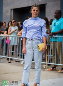 藍色襯衫搭配什么褲子？藍色襯衣配什么顏色褲子？