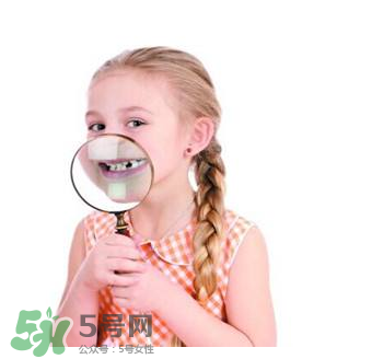 寶寶換牙可以吃糖嗎？小孩換牙期間能不能吃糖？