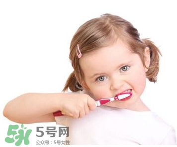 寶寶換牙可以刷牙嗎？小孩換牙期間能刷牙嗎？