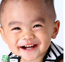 兒童換牙還沒(méi)掉就長(zhǎng)牙正常嗎？?jī)和瘬Q牙先長(zhǎng)牙是為什么？