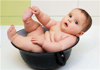 夏天寶寶出生該準(zhǔn)備什么？夏季待產(chǎn)包的特點