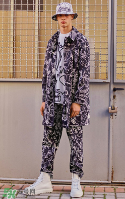 versus versace2018早春度假系列衣服款式有哪些_好看嗎？