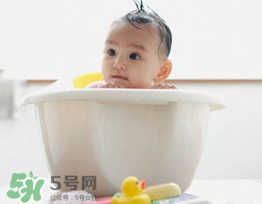 寶寶可以用金銀花水洗澡嗎？金銀花水洗澡好嗎?