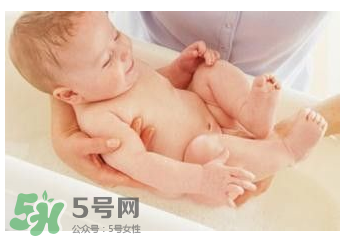 金銀花治療嬰兒濕疹有效嗎？寶寶濕疹可以用金銀花嗎？