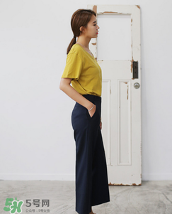 黑色闊腿褲配什么上衣？黑色闊腿褲搭配上衣圖片