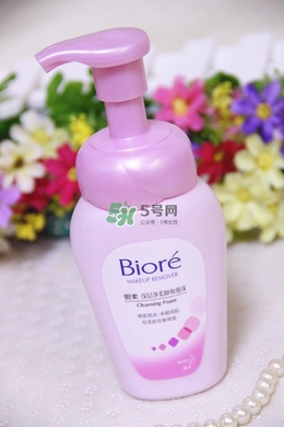 碧柔卸妝水和卸妝乳哪個好？碧柔卸妝水和卸妝乳選擇