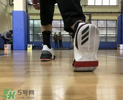 adidas dame3上腳怎么樣？阿迪達斯利拉德三代測評
