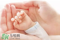 寶寶指甲凹凸不平是什么原因？寶寶指甲凹凸不平正常嗎？