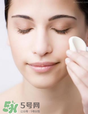 安耐曬銀管要卸妝嗎？安耐曬銀管要不要卸妝