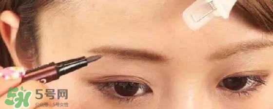 安耐曬安熱沙眉筆怎么用？安耐曬防水液體眉筆色號試色